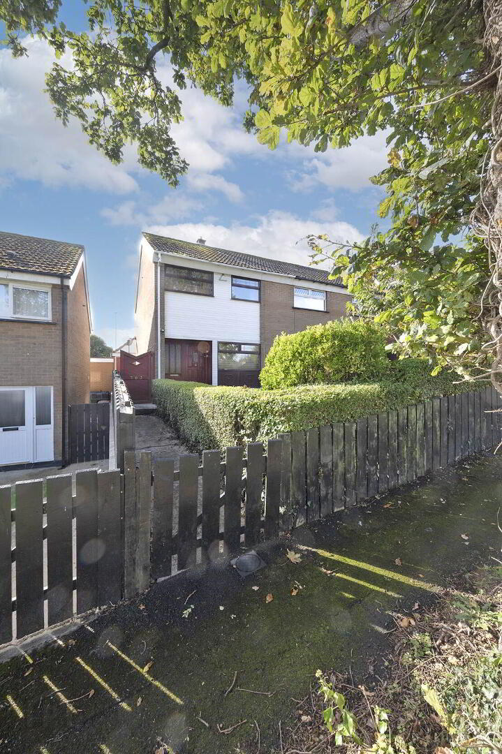 702 Pinebank 2 of 18