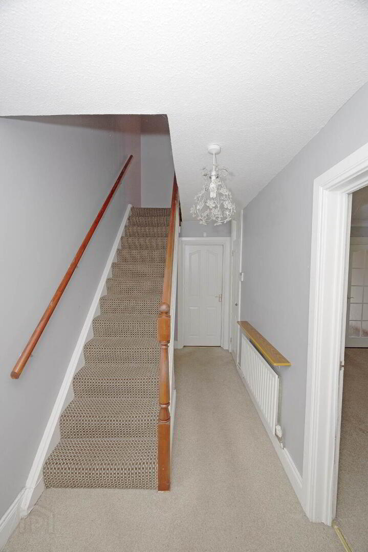 702 Pinebank 3 of 18