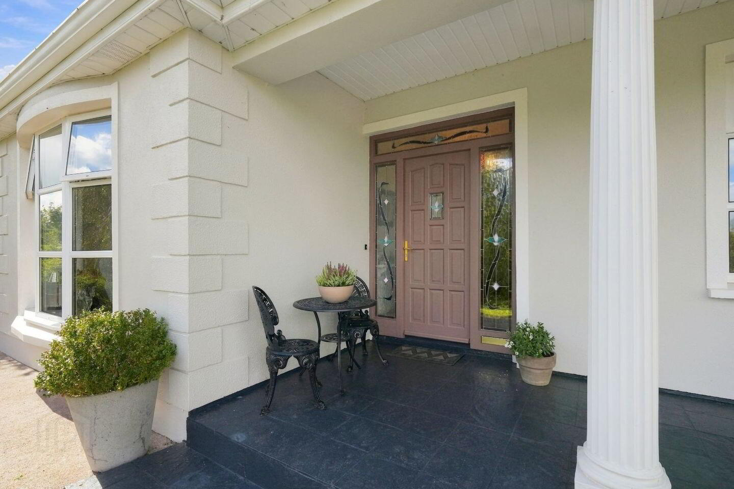 Hawthorn Avenue 2 of 38