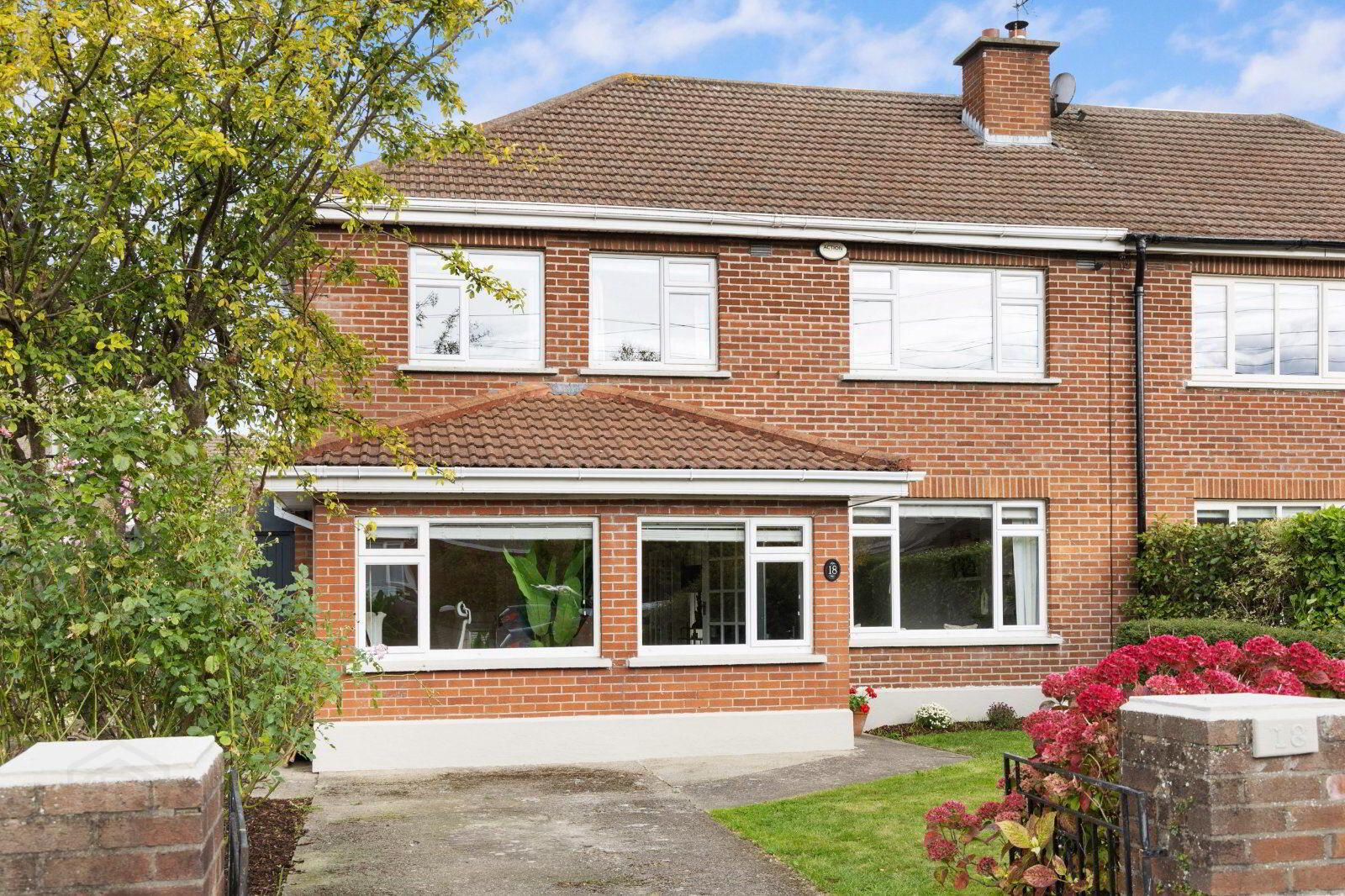 18 Leopardstown Avenue 1 of 17