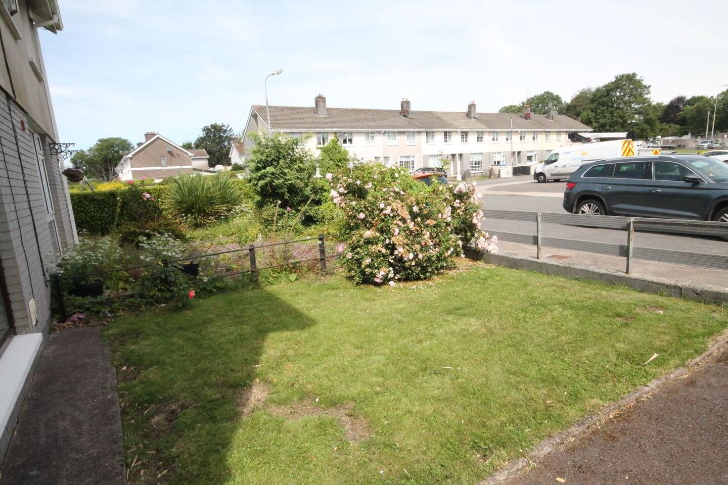 6 Carrigmore Park 2 of 8