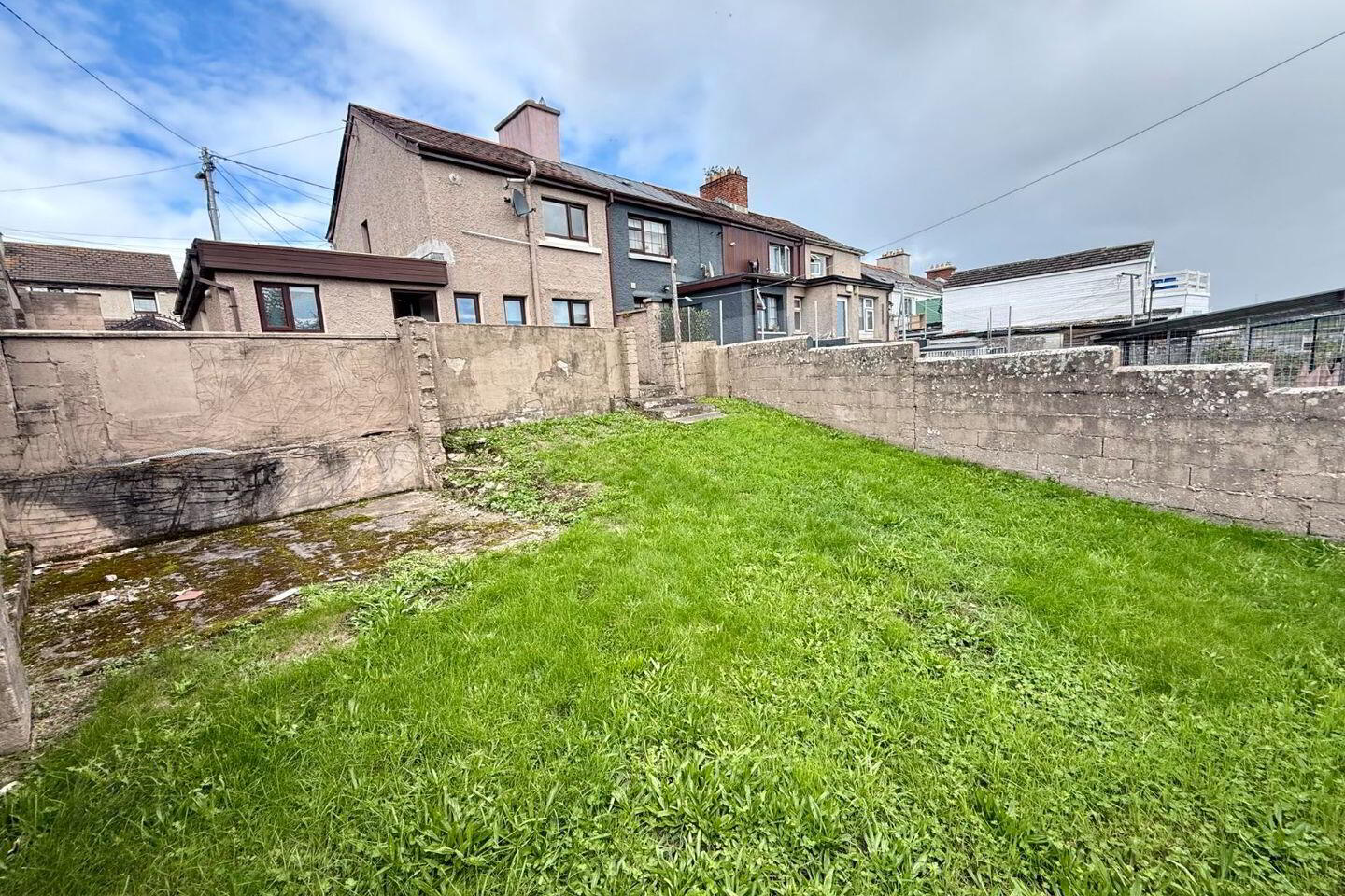 32 Kerryhall Road 1 of 17
