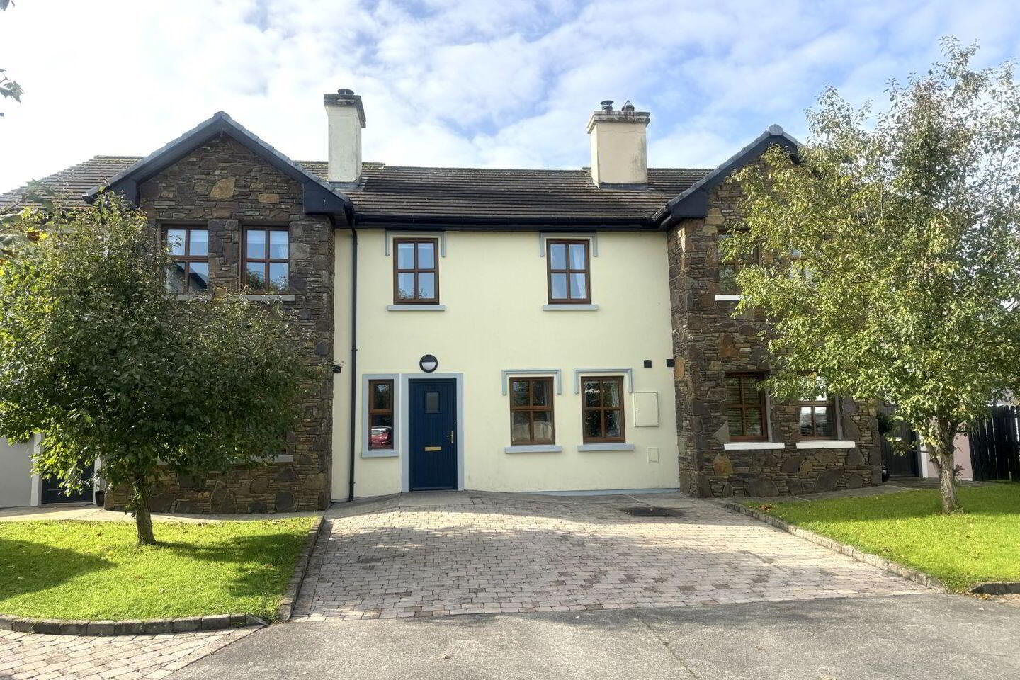 12 Clonough Avenue 1 of 7