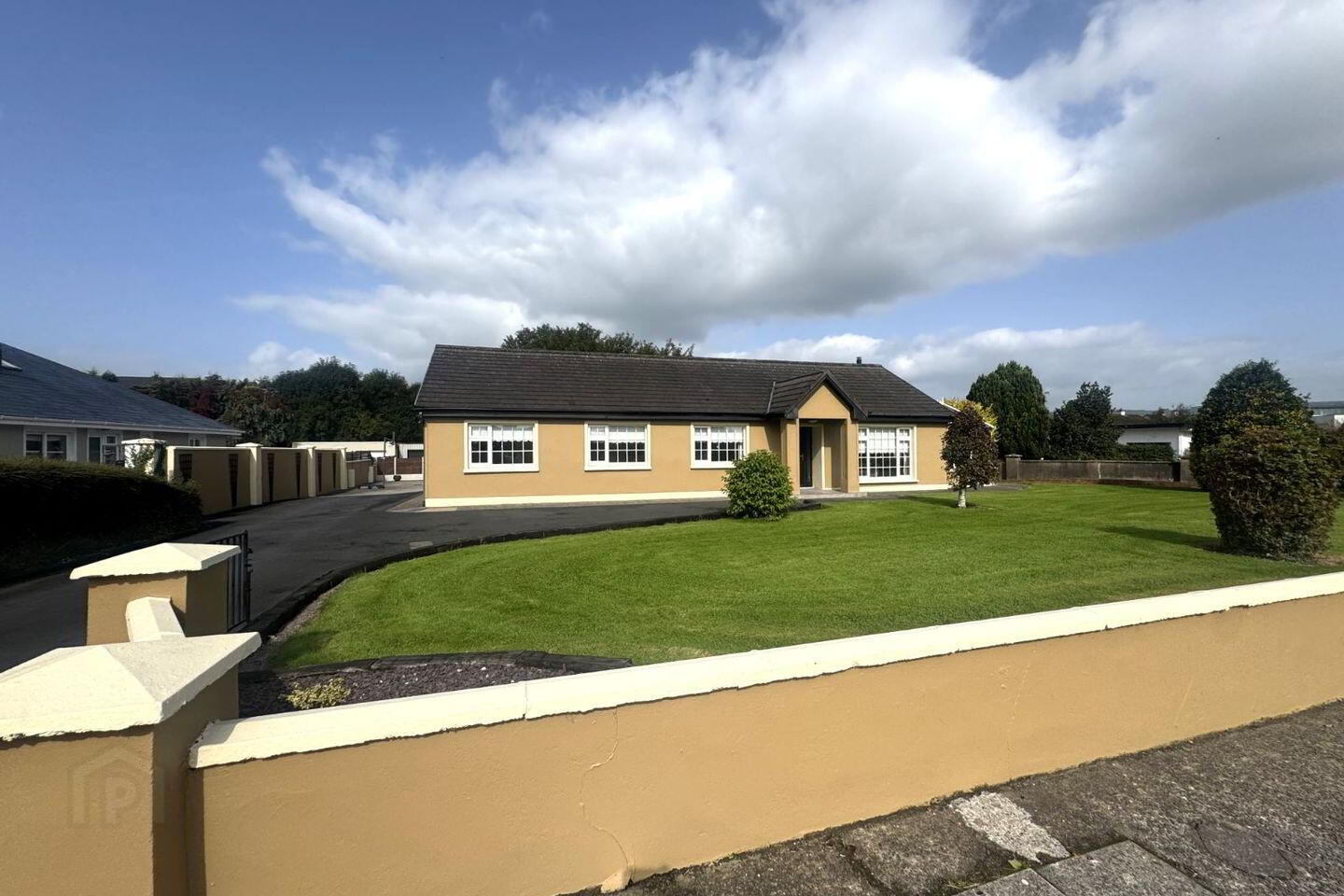 Bridgeview House, Cahernard 2 of 11