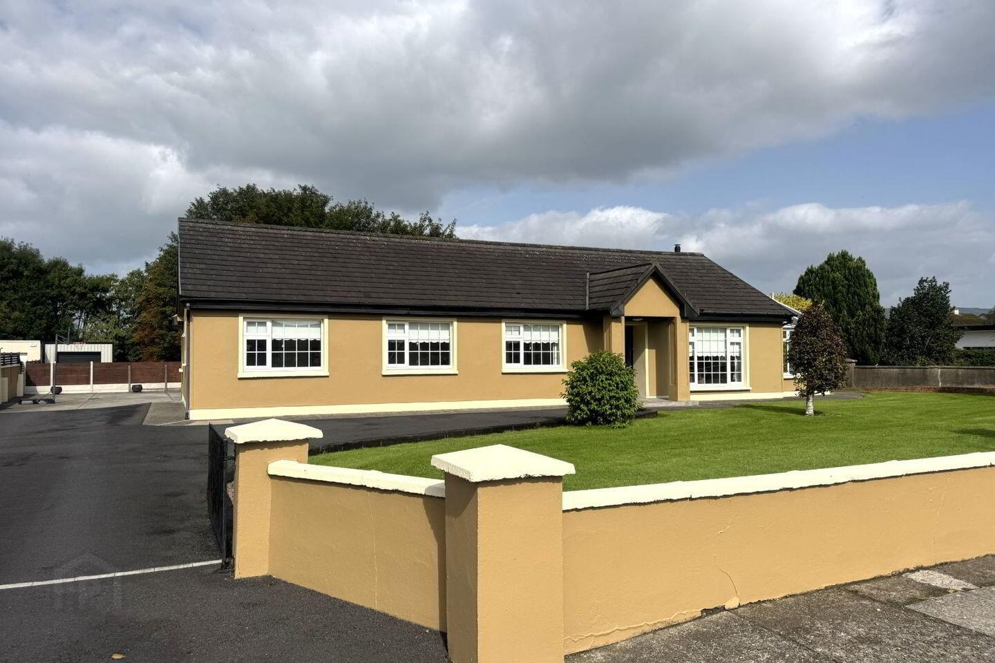 Bridgeview House, Cahernard 3 of 11