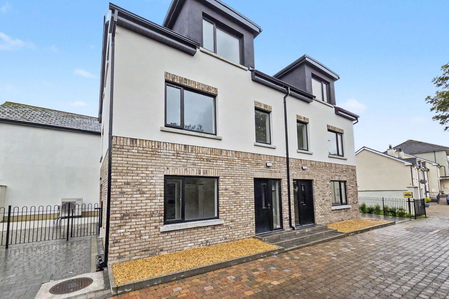 1 & 2 Fairgreen Lane 1 of 6