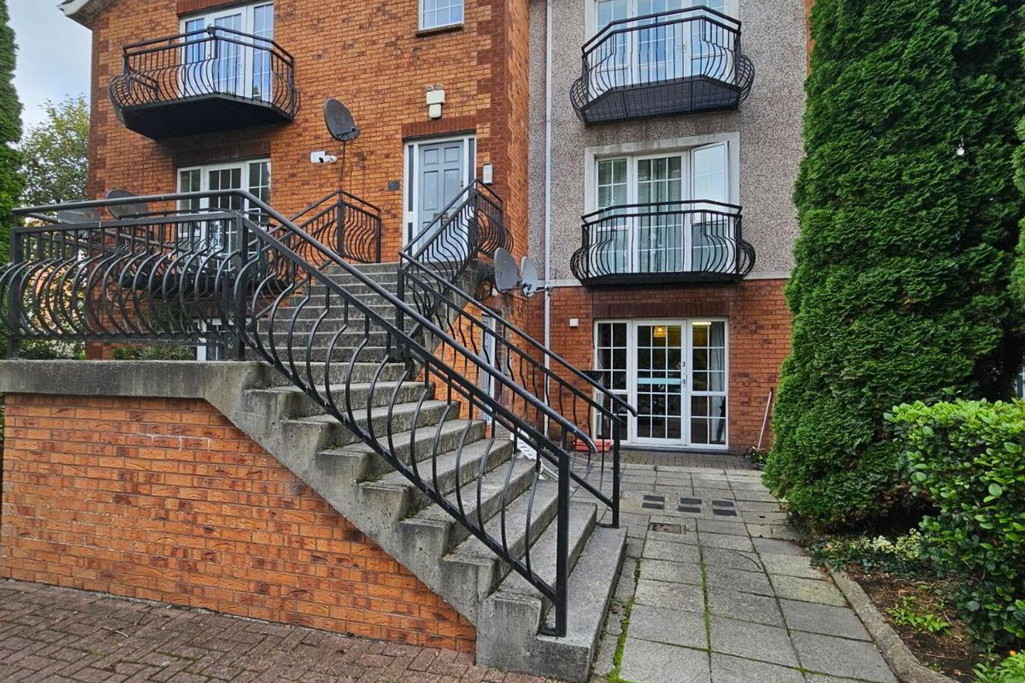 Apartment 3 Park Court 8 of 9