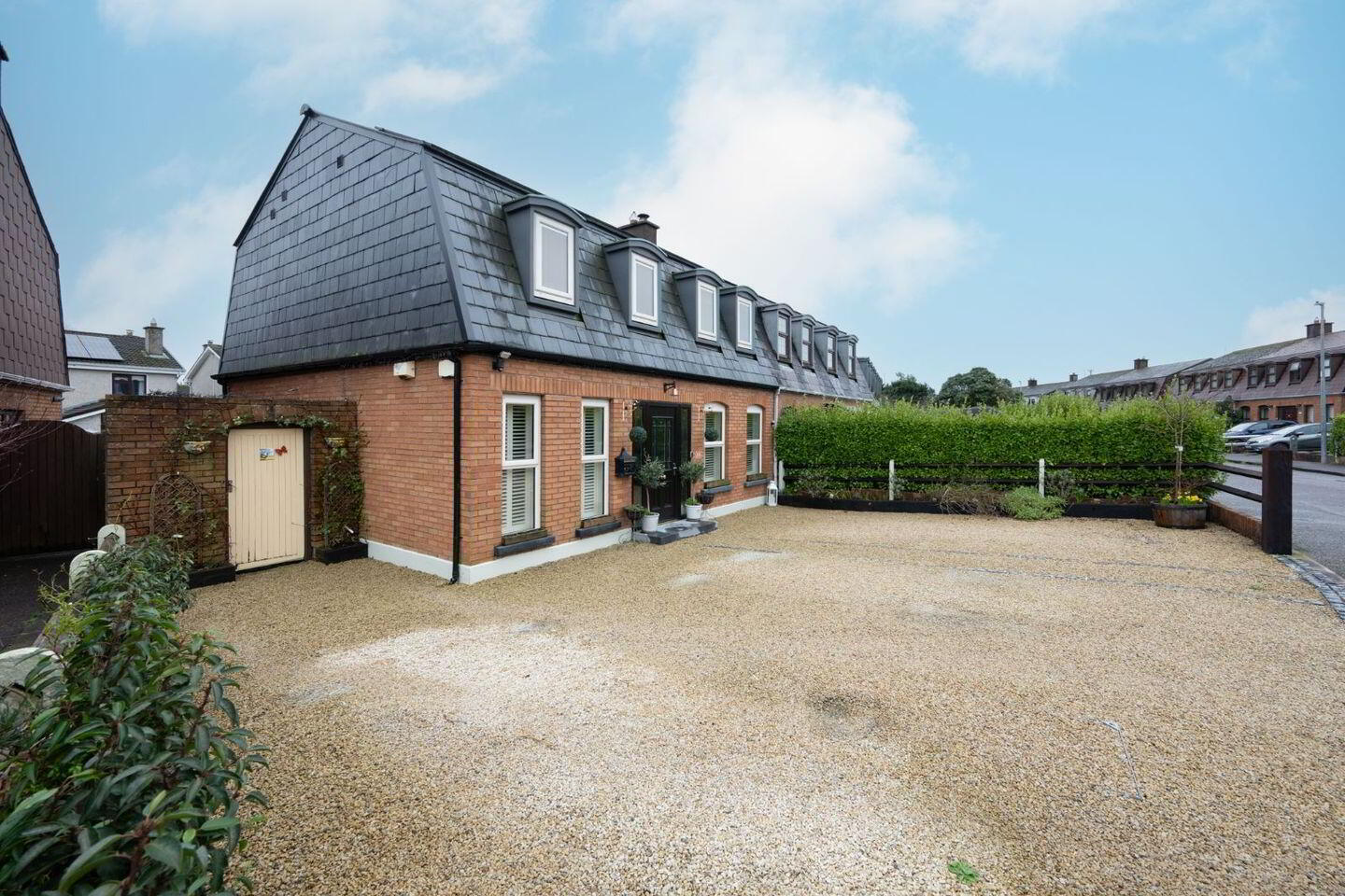 24 Brampton Court 2 of 11