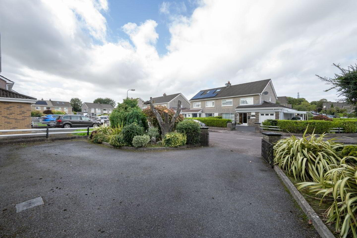 2 Bishopscourt Way 2 of 13