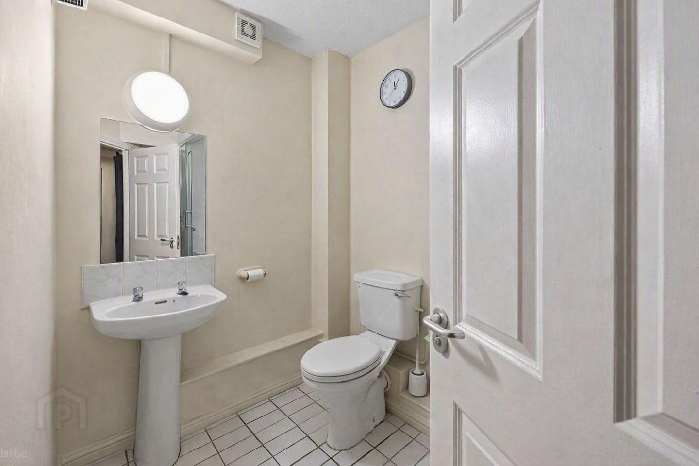 Apartment 102 Kennett House Apartments 9 of 9