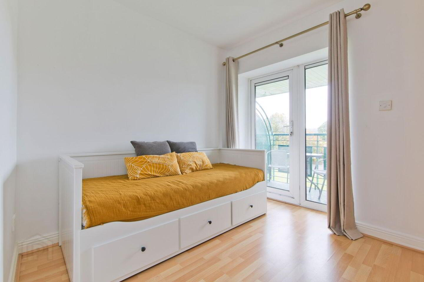 Apartment 52 Whitehall Square 9 of 10