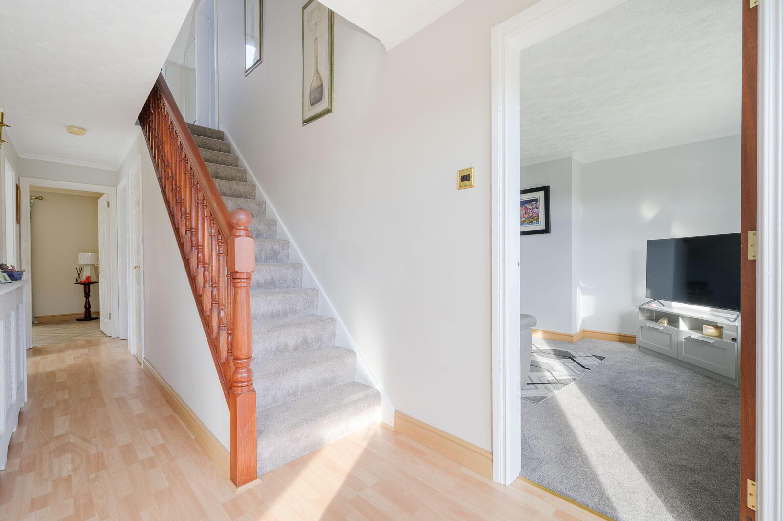 1 Fernbank Close 2 of 20