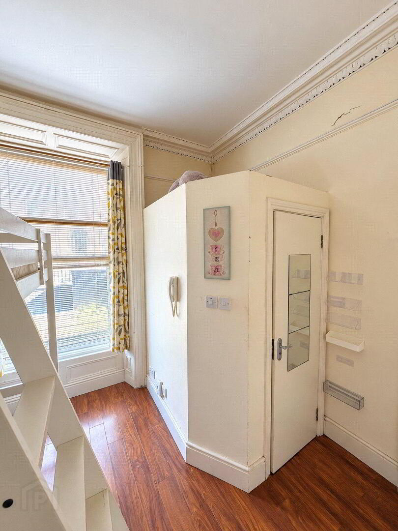 Apartment 1 34 Longwood Avenue 5 of 6