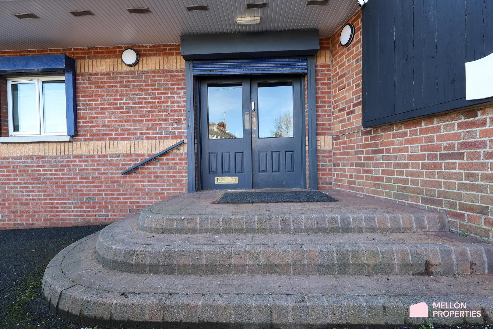 169 -173 Obins Street 2 of 10