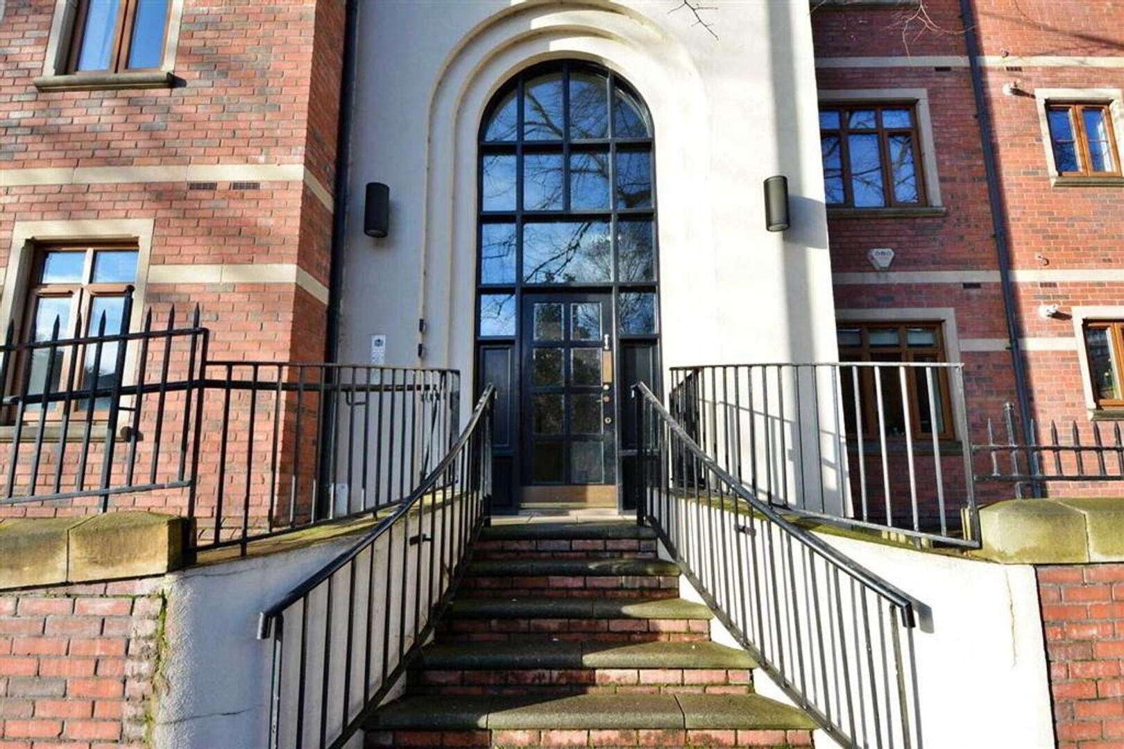 Apt 11 Chancellors Court, 55-57 Malone Road 2 of 15