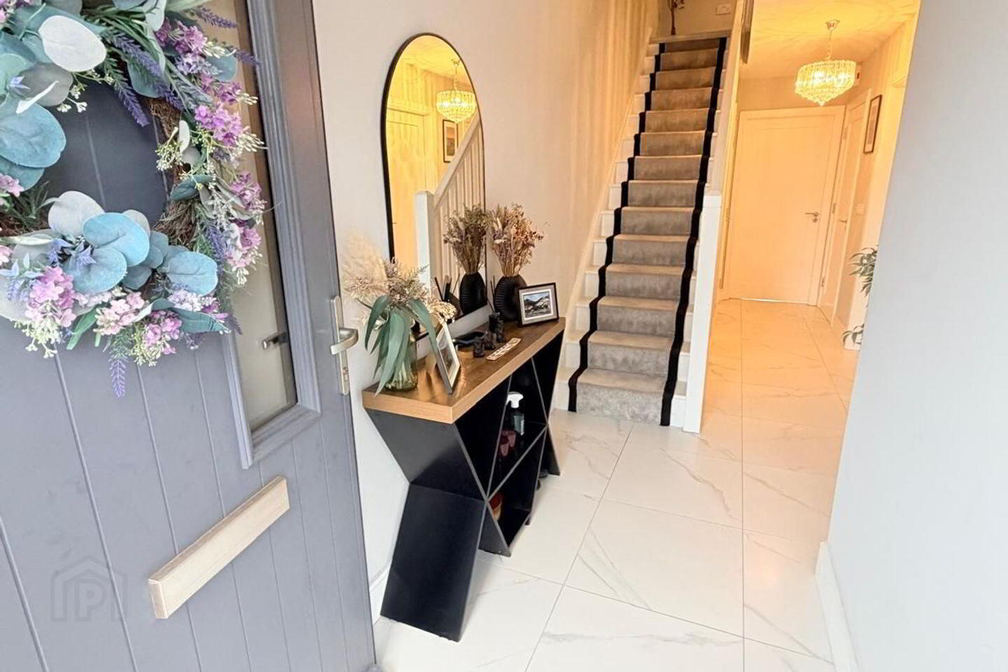 10 Frederick Avenue 2 of 26