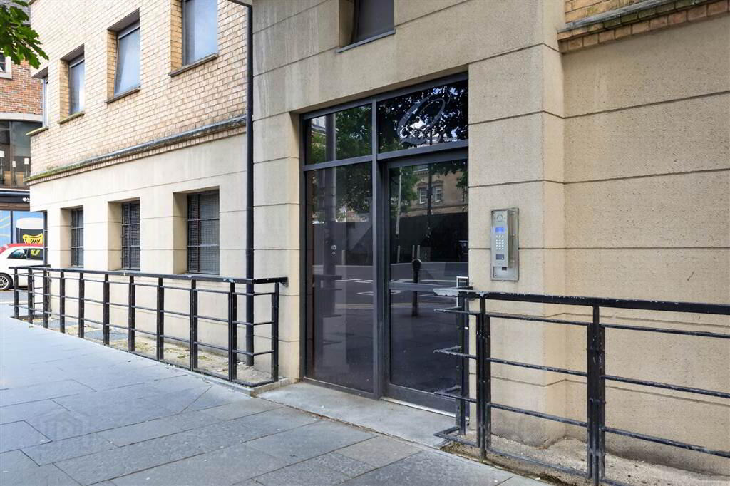 Apt 29, 17 Queens Square 2 of 18