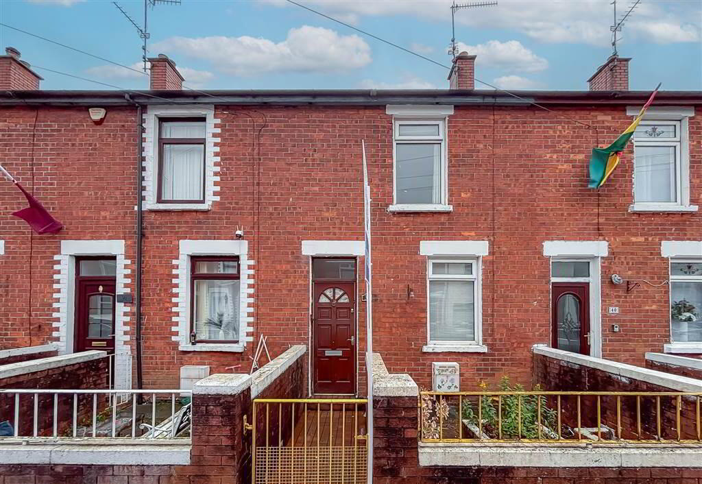 38 St James's Crescent 1 of 22