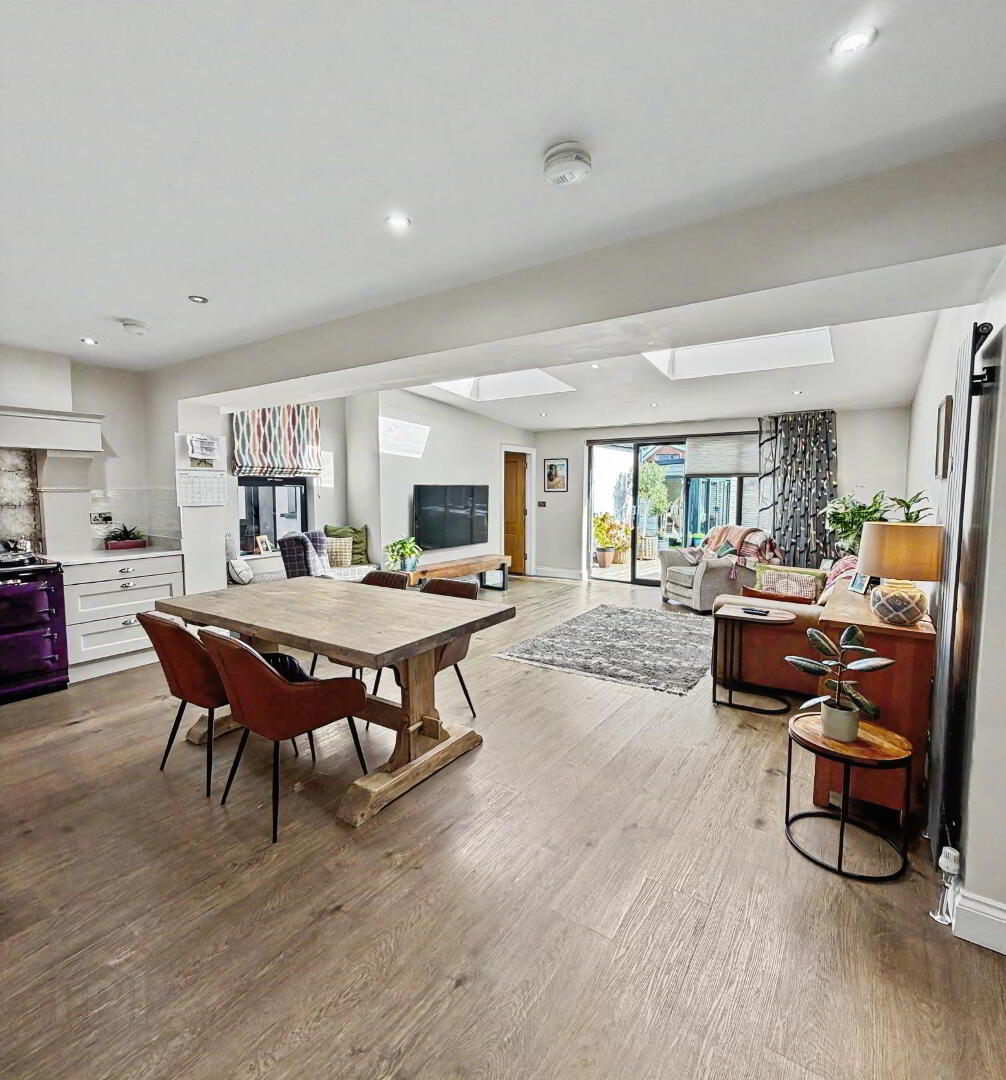 32 Tamworth Crescent 3 of 17