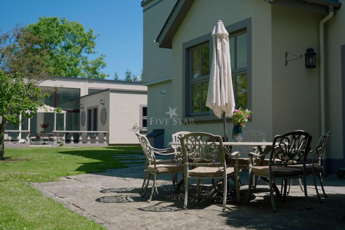 Luxury Coastal Residence & Gardens, Seafield, 2 Shankill 35 of 36