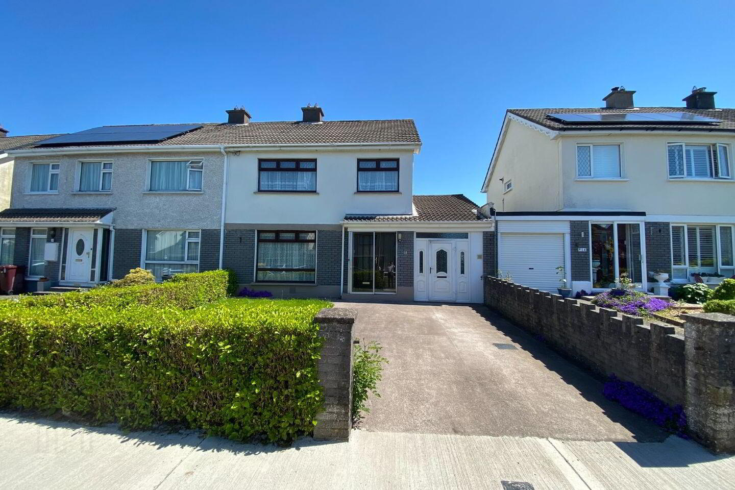 12 Whitethorn Avenue 1 of 18