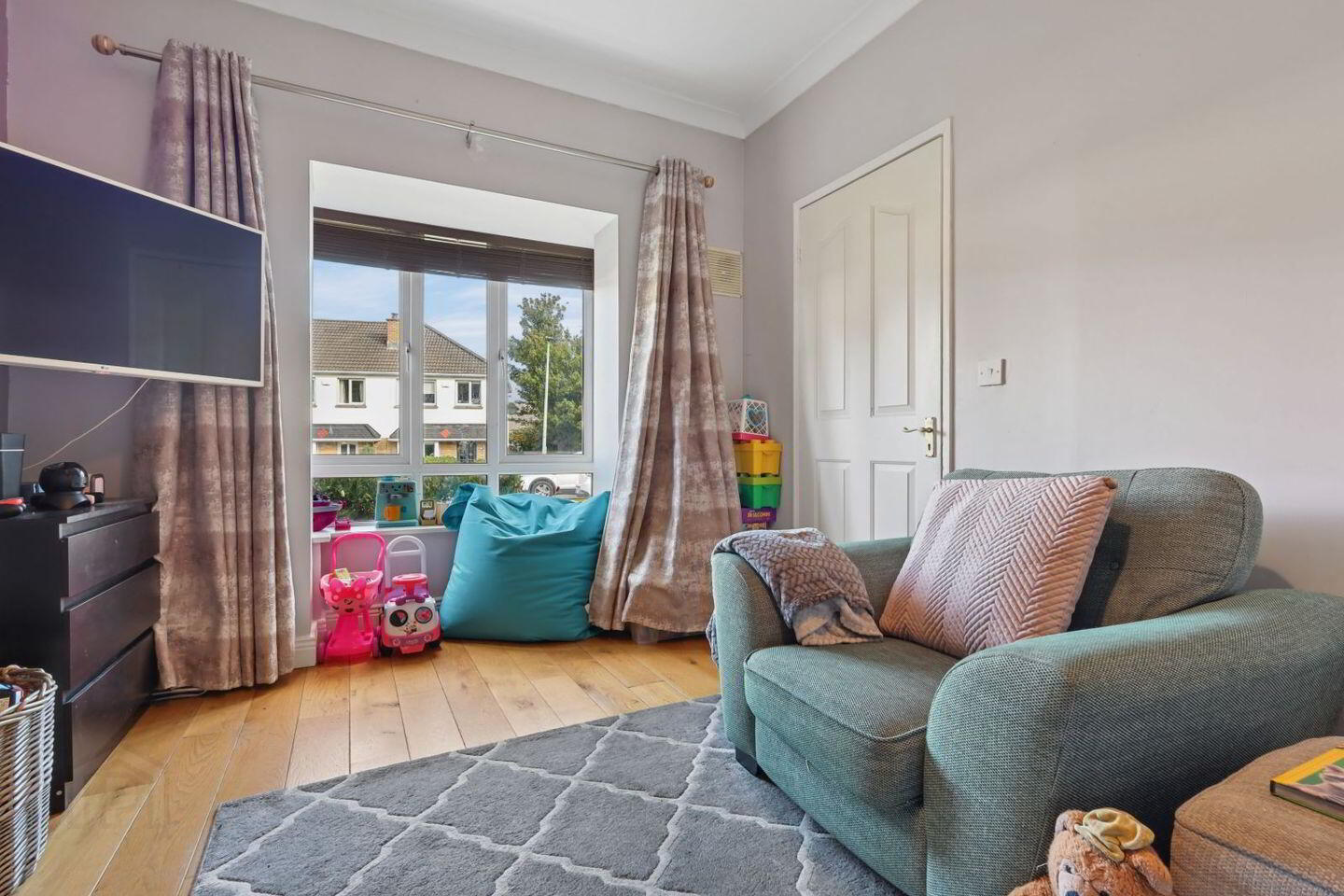 12 Beechdale Place 3 of 25