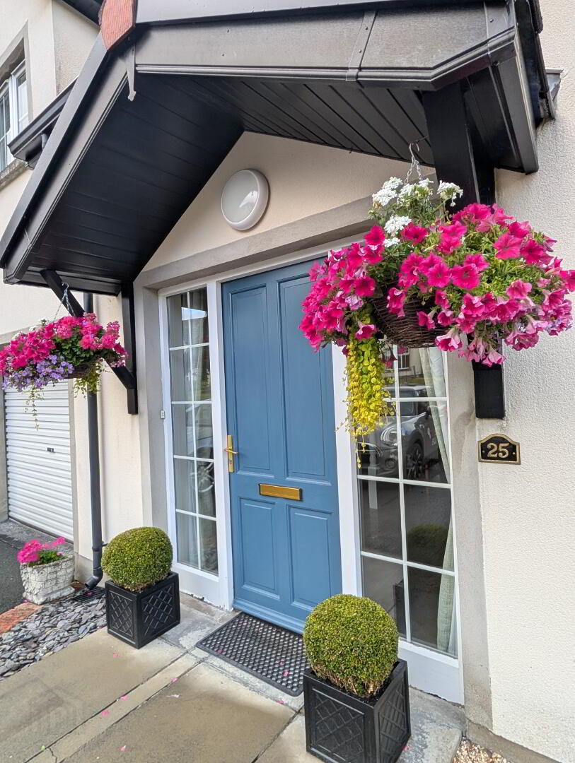 25 Tollymore Brae 3 of 37