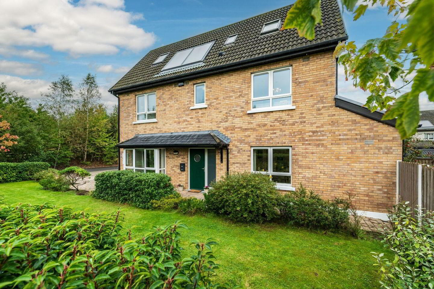 7 Oaktree Park 1 of 53