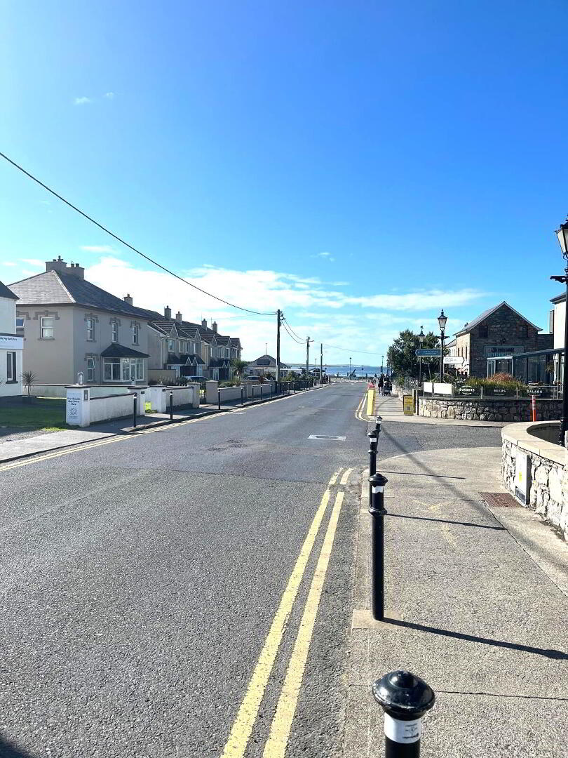"Strandhill Lodge", Shore Road 3 of 28