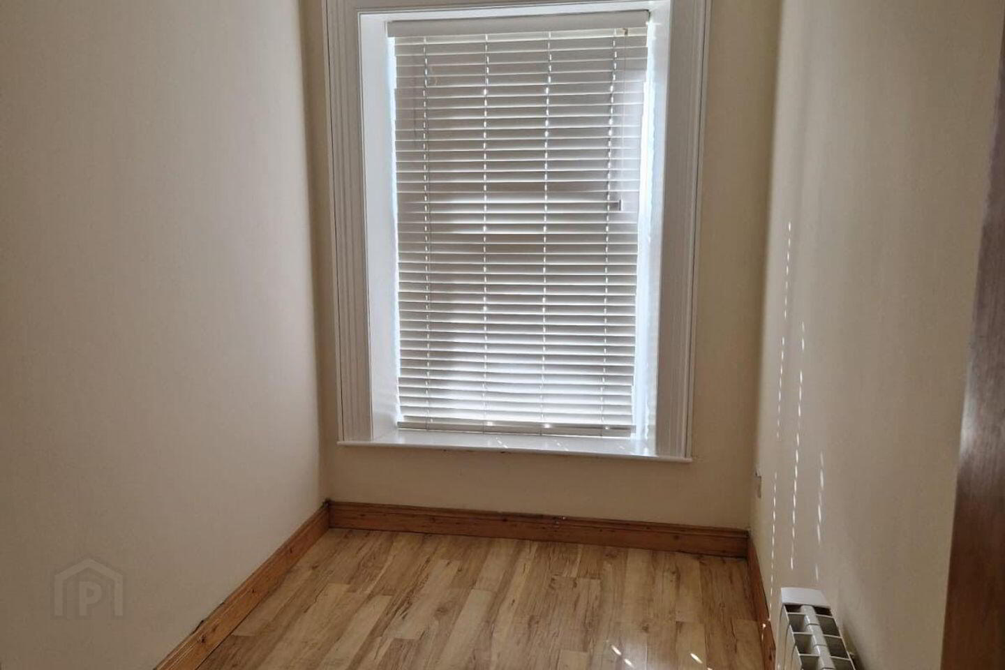 Dromard Apartments 3 of 4