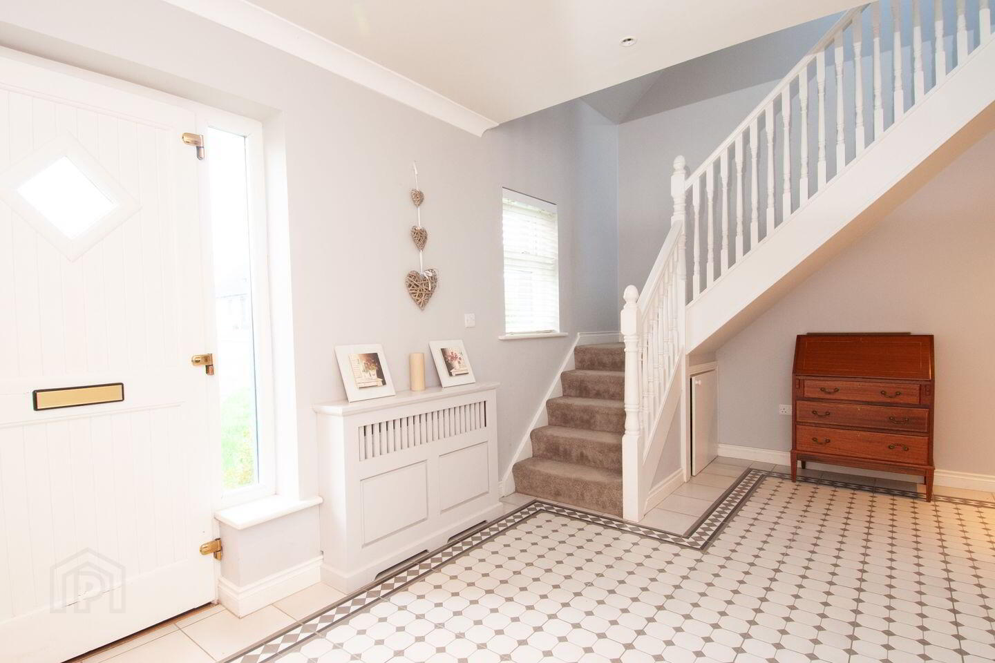 38 Sandy Lane 2 of 25
