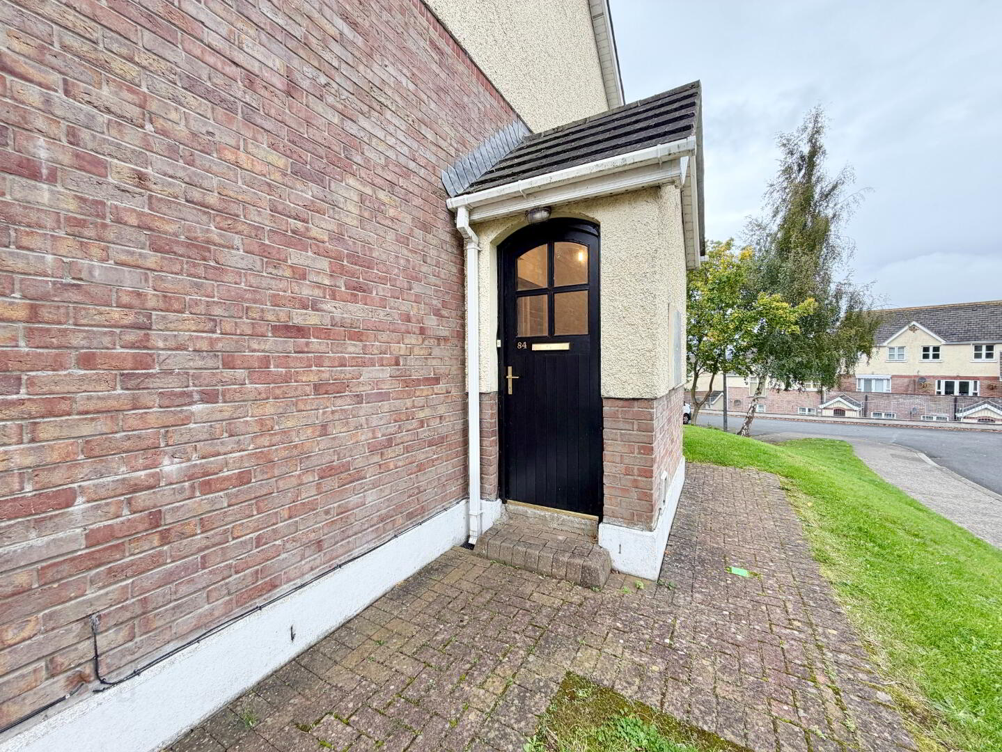 84 Clonmore Hale Street 2 of 12