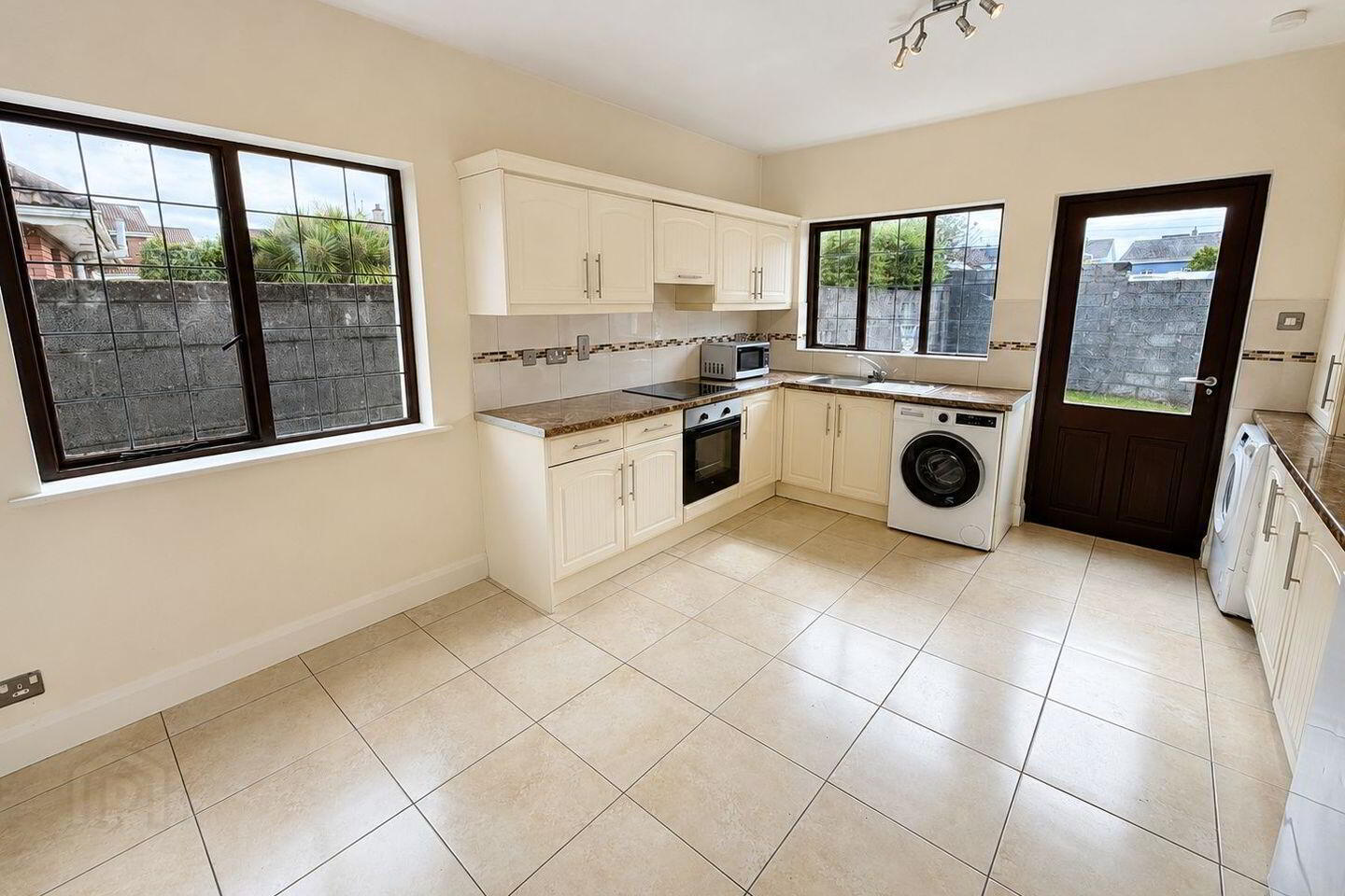 4 Manor Hill 2 of 26