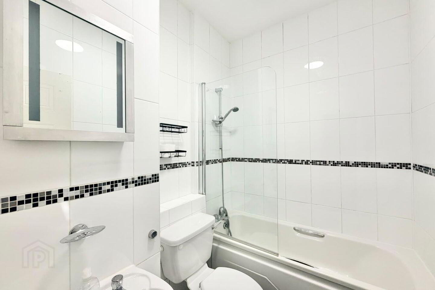 Apartment 90 King's Court 6 of 7