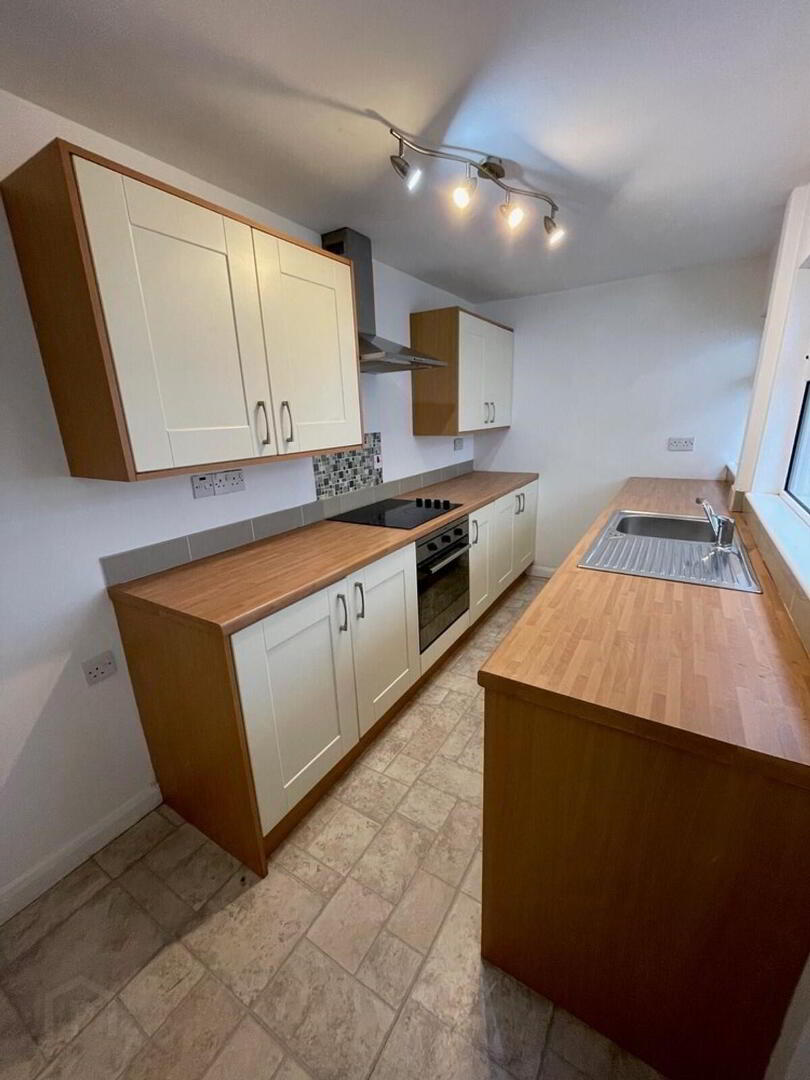 23 Ravenscroft Street 3 of 13
