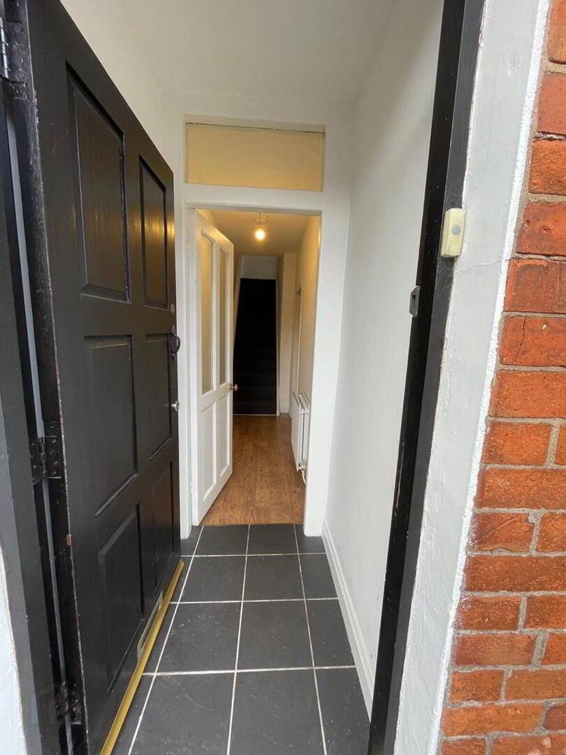 23 Ravenscroft Street 2 of 13