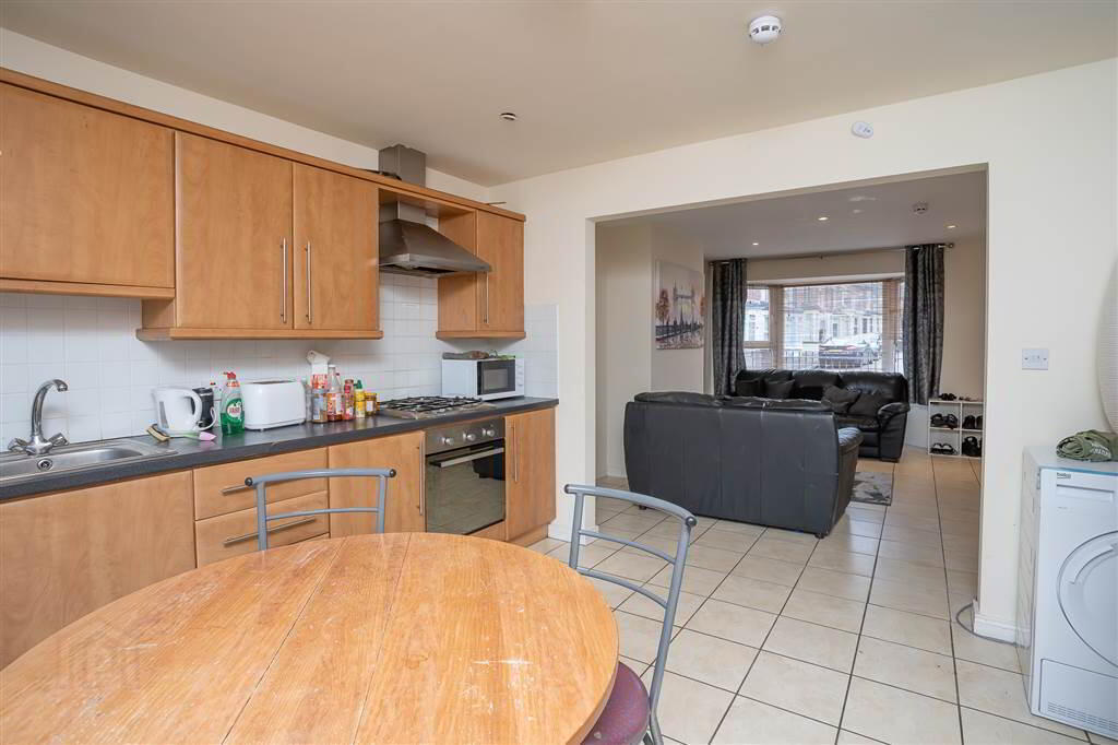 83 Great Northern Street 3 of 22