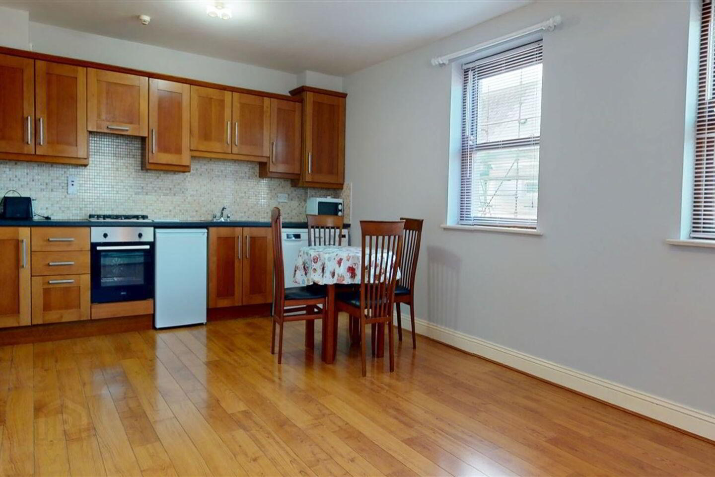 Apartment 6 Mill House, 72- 73 O'Connell Street 3 of 9