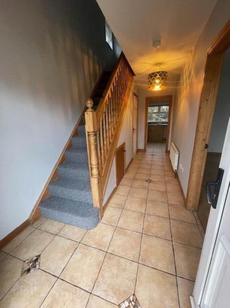 2 Willowfield Crescent 3 of 16