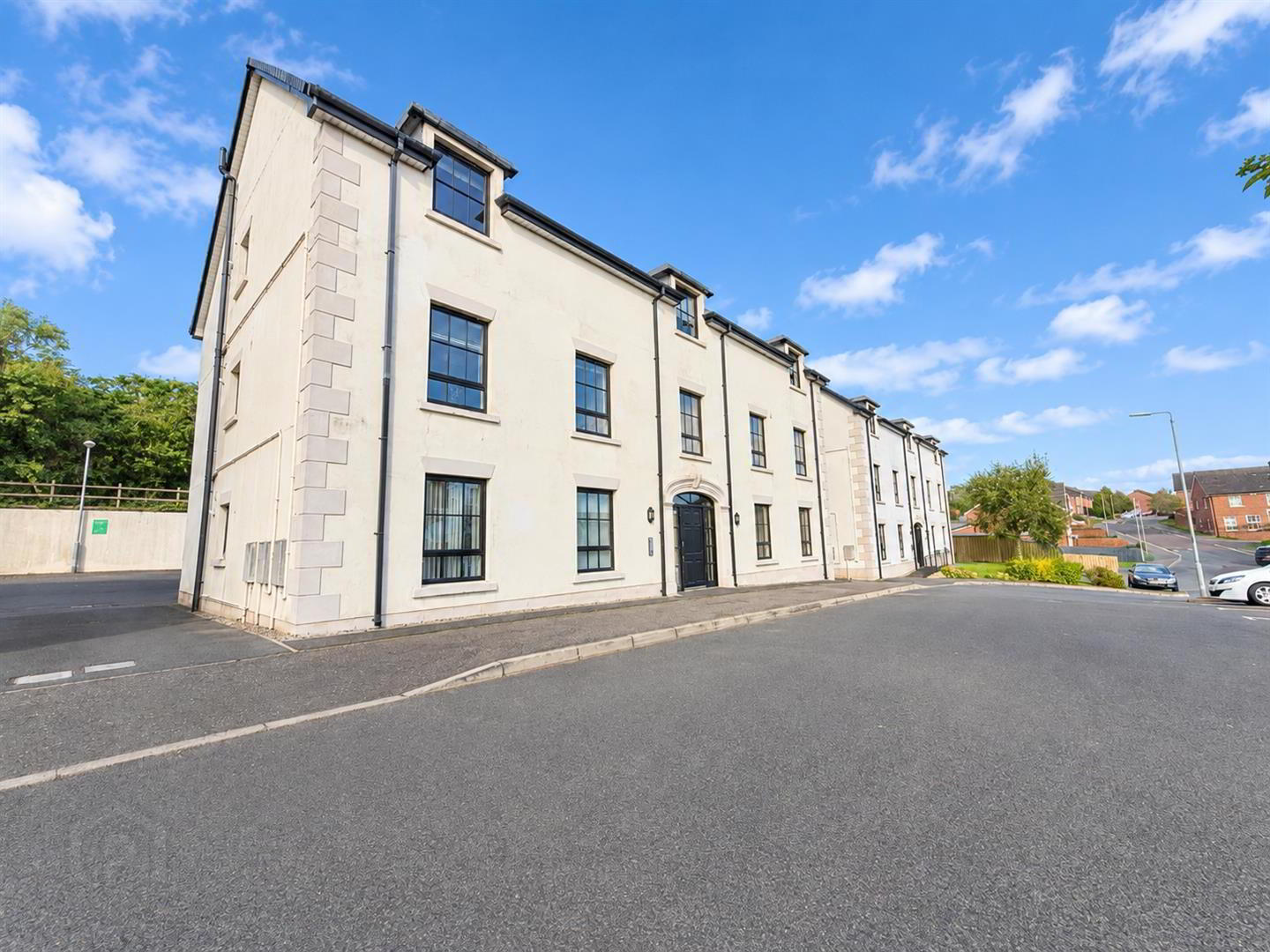 44 Sir Richard Wallace Walk 1 of 10
