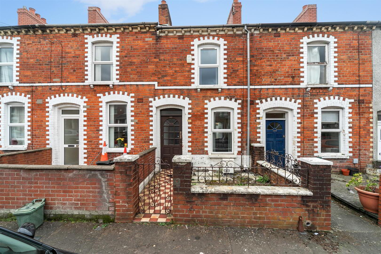 100 Donnybrook Street 1 of 10