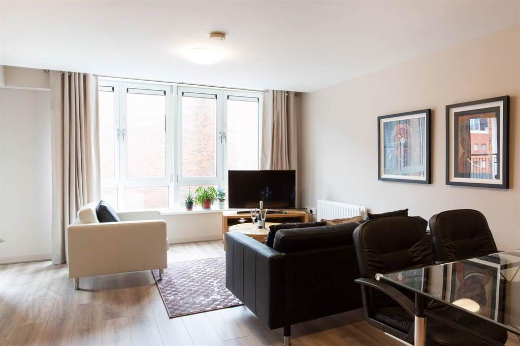 8 Shaftesbury Court 2 of 14