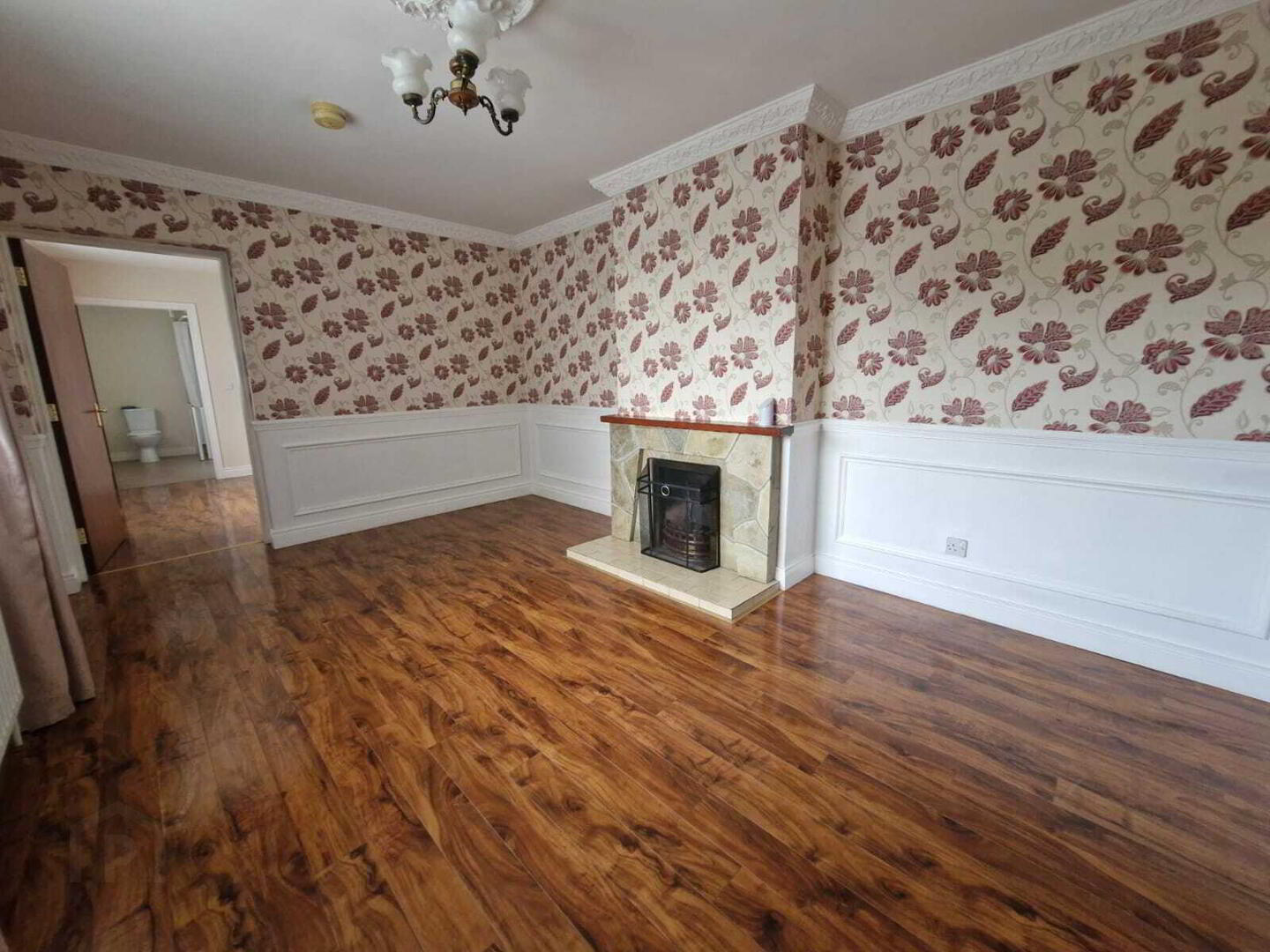 14 Keggall Road 3 of 17