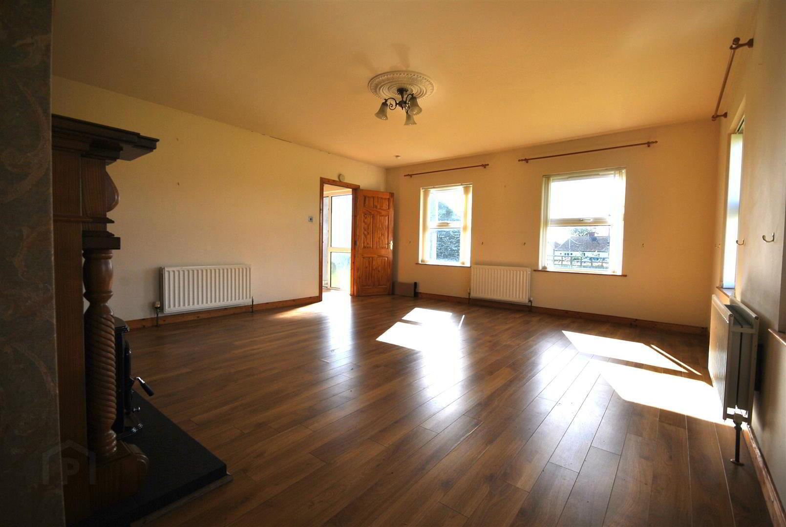 2 Manse Road 3 of 15