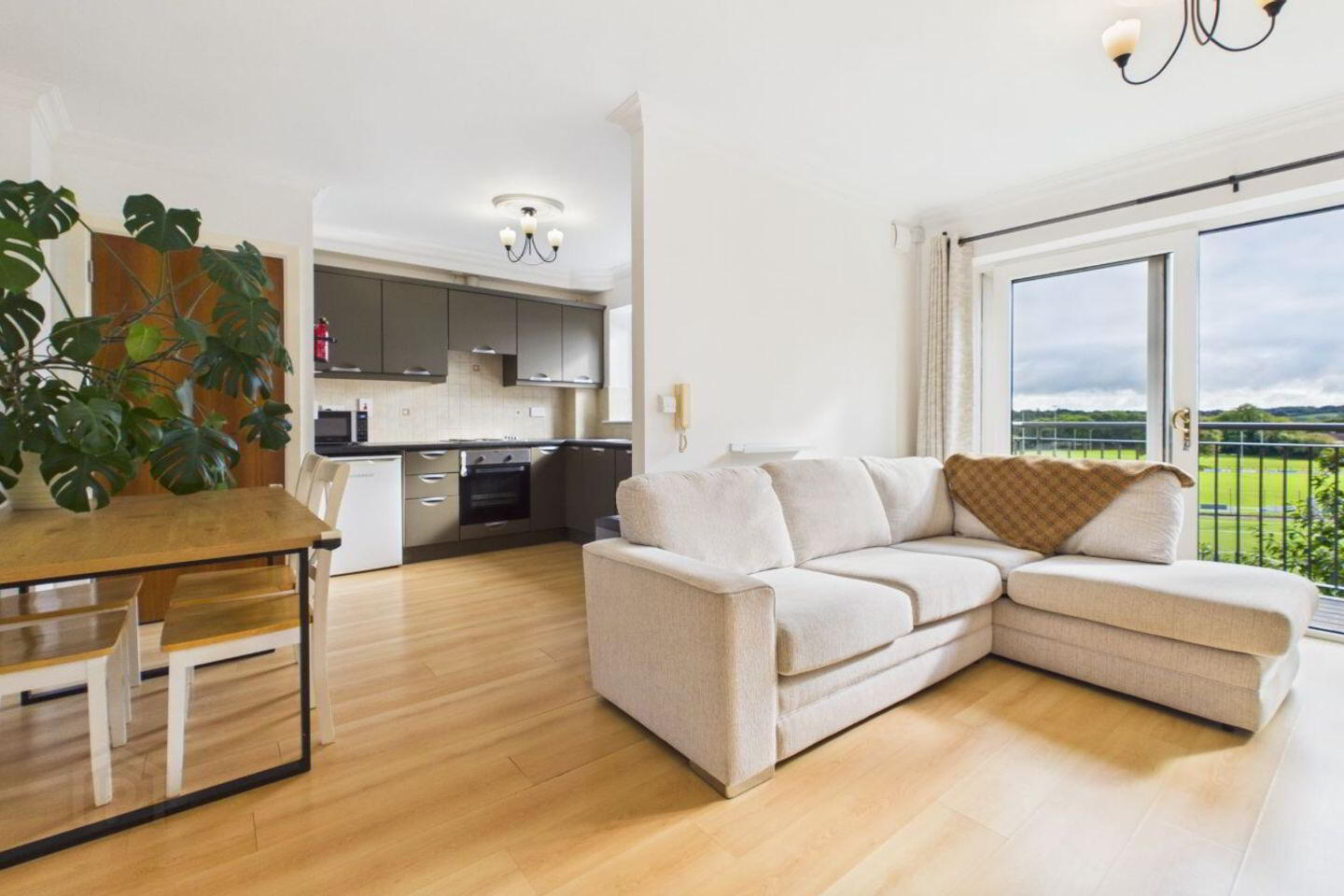 Apartment 7 Maypark Mews 1 of 19