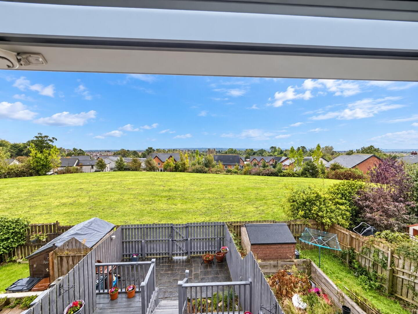 24 Dunluskin Crescent 12 of 12