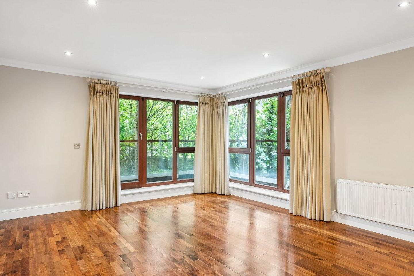 Apartment 86 Wyckham Place 3 of 26