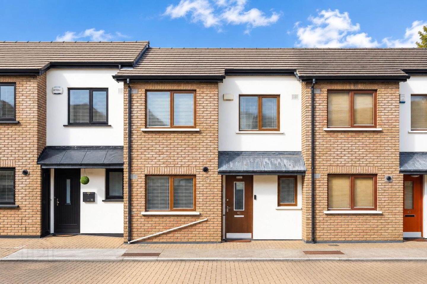 41 Hunters Court 1 of 25