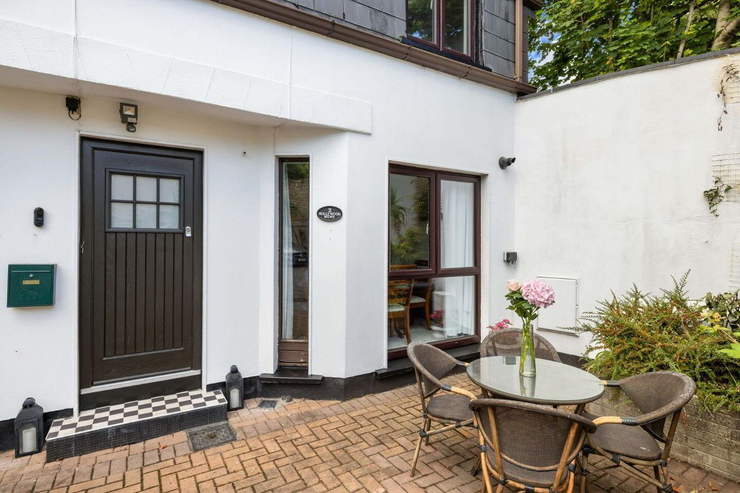 2 Hollywood Mews 12 of 13