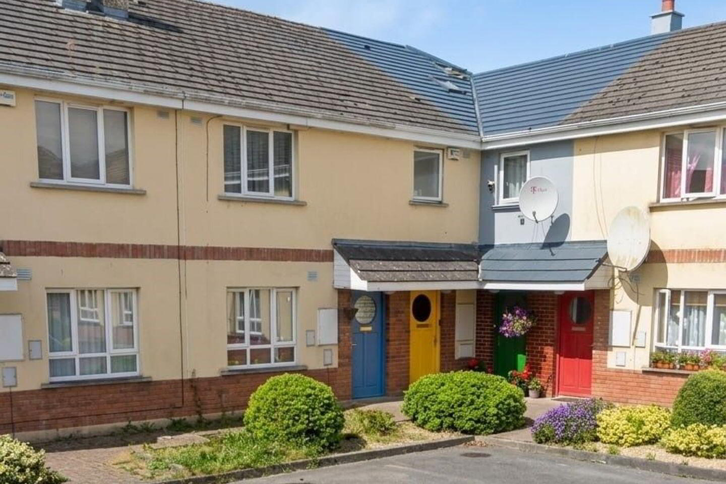 14 Carrickhall Close 1 of 16